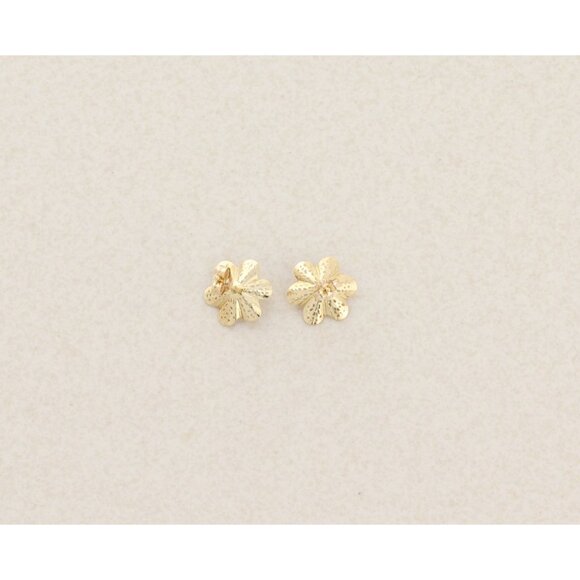 14k Yellow Gold Freshwater Seed Pearl Flower Earrings Stud Post 3/8" - Picture 5 of 7